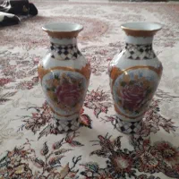 یک جفت گلدان قدیمی