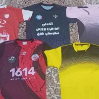 لباس ورزشی کاملا نو همراه ضربه گیر