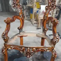 به دو نفر نیروی کار جهت کار در رنگکاری نیازمندیم