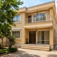 مستغلات در خیابان ویلا