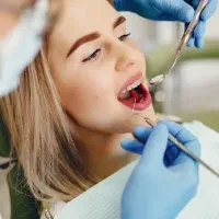 خدمات دندانپزشکی را با پزشک با سابقه تجربه کنید