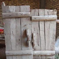 یک جفت درب چوبی قدیمی آنتیک