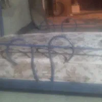 تخت فلزی