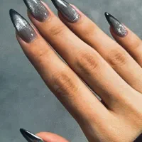 «ارائه‌ی خدمات زیبایی ناخن» و «آموزش حرفه‌ای»