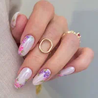 تخفیف ویژه خدمات وآموزش ناخن وطراحی ناخن ومژه