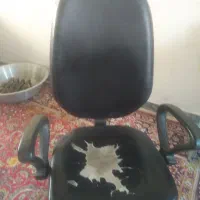 یک عدد صندلی چرخدار