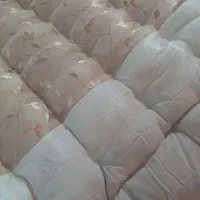 کار|رختخواب، بالش، پتو|میانه, |دیوار