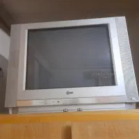 یک عدد تلویزیون LG ( ال جی )