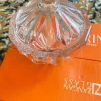 یک عدد قندان و یکدست فنجان