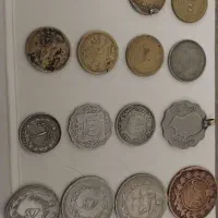 تعدادی سکه قدیمی سنگهای قیمتی و تزئینی