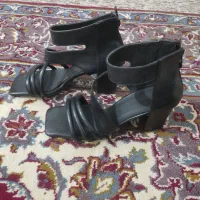 یه جفت کفش مجلسی نو