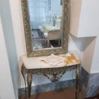 آیینه و کنسول