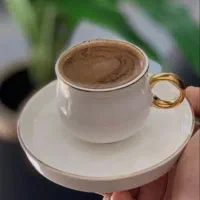 فروشنده و باریستا خانم با جا خواب و خوراک