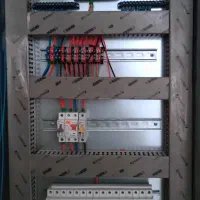 برقکار رفع اتصالی نصب لوستر لاینر هالوژن باکف‌قیمت