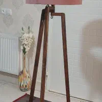 اباژور ایستاده