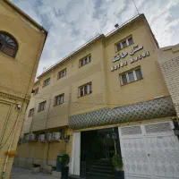 خانه دار خانم هتل حافظ