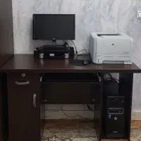 میز‌ کامپیوتر سالم