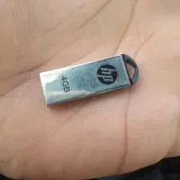 یک عدد فلش اچ پی ۴گیگ