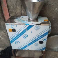 آب میوه گیری انگور و گوجه