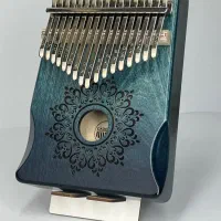 استخدام نیروی جوان در کارگاه کالیمبا‌سازی