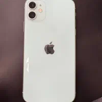 آیفون ۱۱ و سر فیس پرو ۴