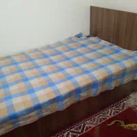 تخت چوبی یک نفره به طول۲۰۵ وعرض ۱۰۵