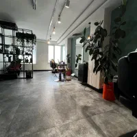 آرایشگر آقا و دستیار