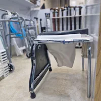 توالت دیواری تاشو