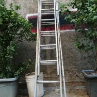 نردبان سالم و محکم
