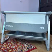 تخت و گهواره کنار مادر