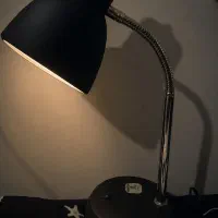 چراغ مطالعه رو میزی شیک