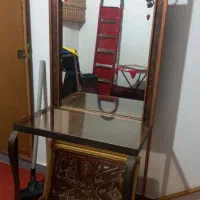 میز آرایشی وتابلو