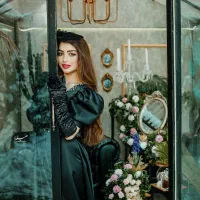 شنیون ۴۰۰میکاپ۴۰۰ فشیال ۳۰۰ صورتتوشفاف کن