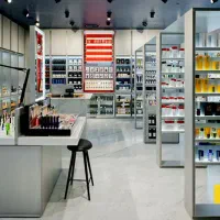 استخدام آرایش بهداشتی .دختر