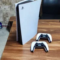 کنسول بازی  PS5  درحد دو دسته  ۱  ترابایت