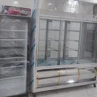یک عدد یخچال مخصوص نما و یک عدد یخچال فریزر