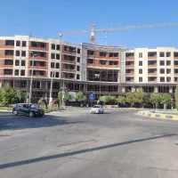 فروش واحد تجاری رو به میدان ساعت جم