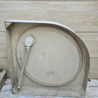 زیر دوشی حمام