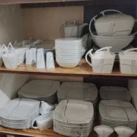 سرویس ۱۸ نفره غذا خوری و ۱۲ نفره چای خوری