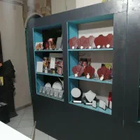 ویترین مغازه یا قفسه