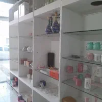 ویترین چوبی باوطبقه شیشه ای