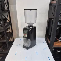 آسیاب قهوه حرفه‌ای مدل یورکا Eureka Atom آندیمند
