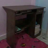 میز تحریر کاملا سالم