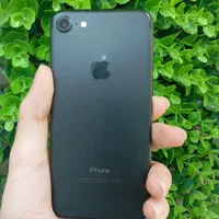 ایفون 7 مشکی بدون نقطه