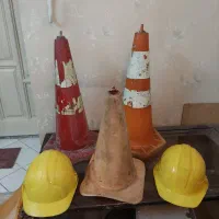 کلاه ایمنی و کله قندی ترافیکی