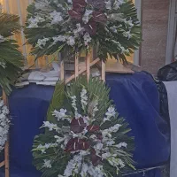 دو عدد گل طبیعی یادبود تازه سالم