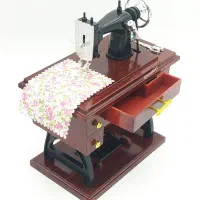 ماکت چرخ خیاطی آنتیک نوستالژی فیگورعروسک اسباببازی