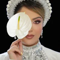 منشی سالن زیبایی