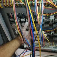 استخدام نیروی کار برقکشی