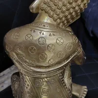 مجسمه برنزی و برنجی